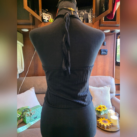 Black Halter Cropped Top - Picture 4 of 5